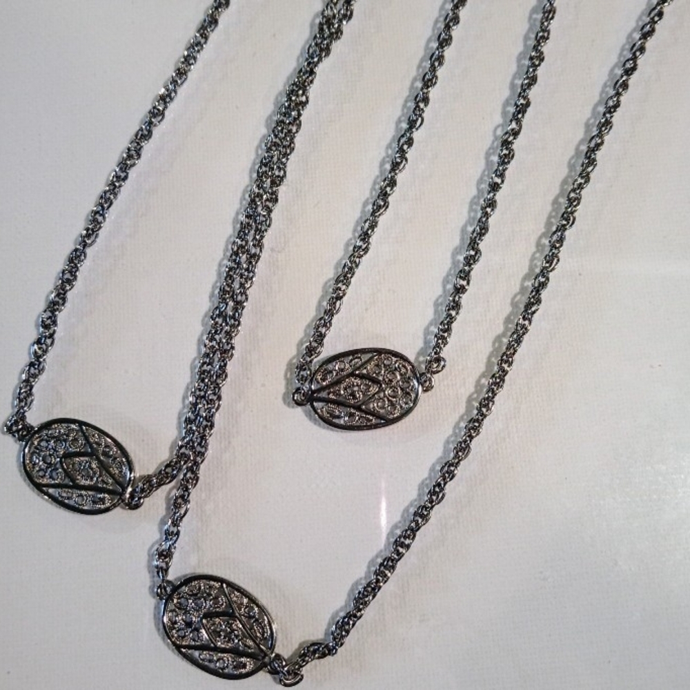 46"Long Silvertone Oval Leaf 5 Medallion Pendant Necklace Spring Ring/Slide Over